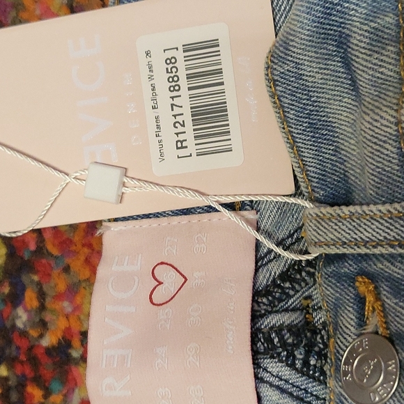 NWT Revice Venus Flares / Eclipse Wash Jeans - Picture 5 of 6
